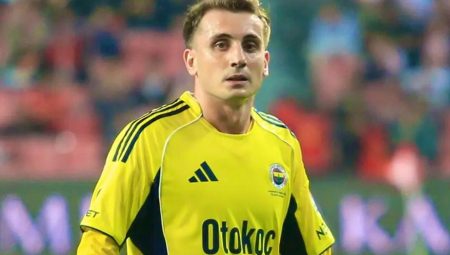 Kerem Aktürkoğlu’ndan Fenerbahçe taraftarlarına söz!