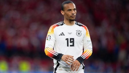 Leroy Sane tercihi efsane futbolcuyu sıkıntıdan çıkardı!